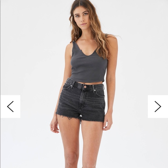 black high-rise jean shorts - Picture 2 of 8